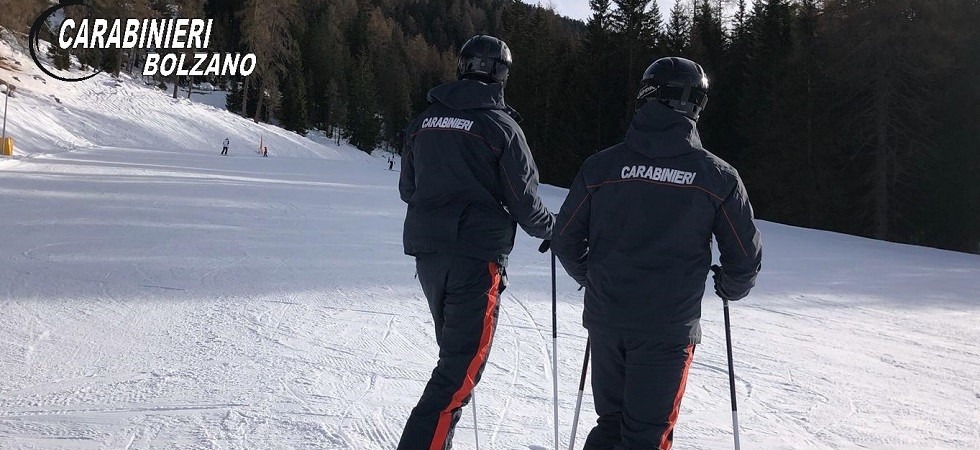 Insegnano a sciare sulle piste da sci, sei maestri abusivi fermati dai carabinieri